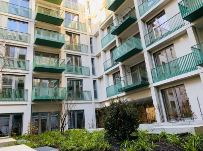 Neubau Wohnung mit zwei Zimmern sowie Balkon und Einbauküche in Charlottenburg, Berlin