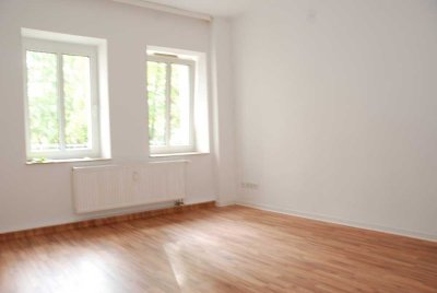 Helle Erdgeschosswohnung mit Tageslichtbad