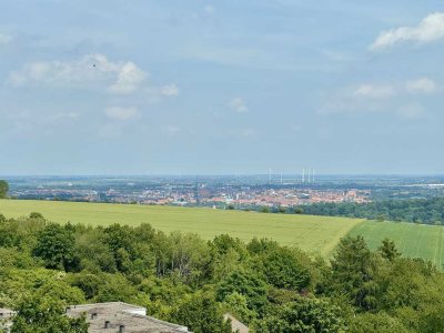Helle 2,5-Zimmer-Wohnung mit EBK, Balkon & Garage– ruhig am Waldrand gelegen