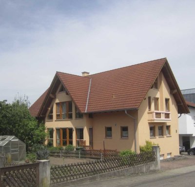 ❯❯ Großzügiges Einfamilienhaus mit Einliegerwohnung, Garten, Terrasse, 2 Balkone & Garage ❮❮