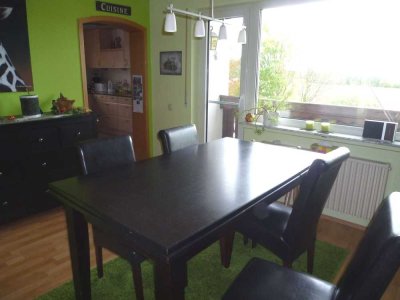 Büttelborn / Klein-Gerau,  freundliche 4-Zi-ETW mit Garage, großem Kellerbereich und Freifläche