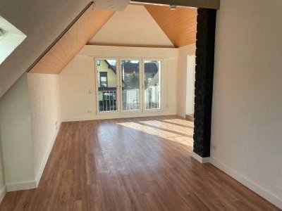 Attraktive Dachgeschoss Wohnung in Köln-Pesch