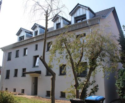 Erstbezug nach umfangreicher Renovierung, 3 Zi. Whg. mit neuer EBK in energetisch saniertem Objekt