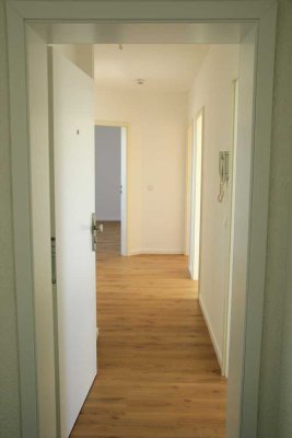 Schöne moderne DG-Wohnung im Ortskern von Krefeld-Uerdingen - 350m zum Rhein