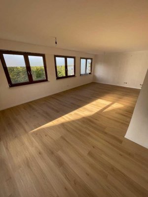 Erstbezug nach Sanierung – moderne, lichtdurchflutete DG-Whg in HA-Garenfeld