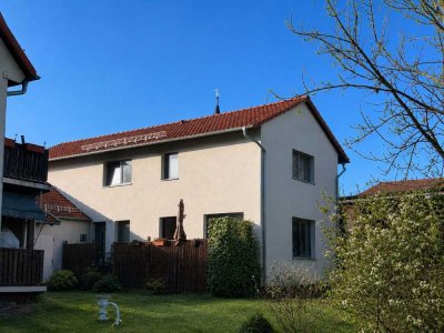 WOHNTRAUM IN BÜSSLEBEN - WOHNUNG MIT HAUSCHARAKTER UND DOPPELGARAGE
