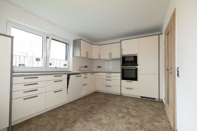 Ansprechende und moderne 5-Zimmer-Wohnung mit herrlicher Aussicht in naturnaher Umgebung