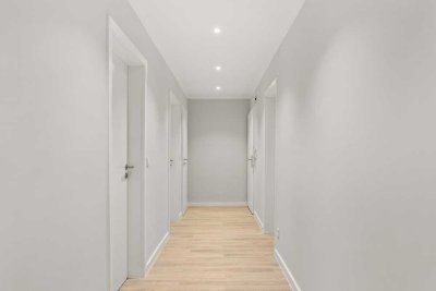3 Zimmer, Einbauküche, Balkon, Bad mit Fenster und Stellplatz in Hamburg Billstedt