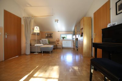 Helle 4-Zimmer-Wohnung mit Balkon, Garage &amp; großem Kellerabteil – Linz/Ebelsberg / provisionsfrei
