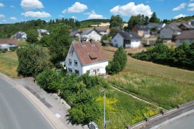 Sanierungsbedürftiges Einfamilienhaus mit Garten in Höxter-Ottbergen