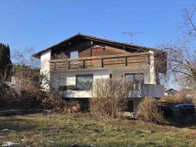 Älteres Einfamilienhaus mit Bergblick in Raubling, 8 Zimmer, 199 m²Wfl., 840 m² Grund