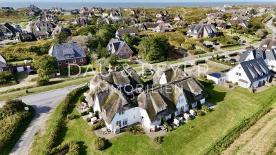 Stilvolles Reetdach-Domizil mit Duschwanne und privatem Charakter