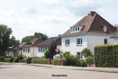 +++ Familienfreundliche Doppelhaushälfte mit Doppelstellplatz außen - ruhig &amp; zentral +++