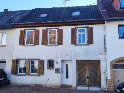 Sofort freies Handwerkerhaus mit Gartenanteil !!! Viel Potential jedoch handwerkliches Geschick notw