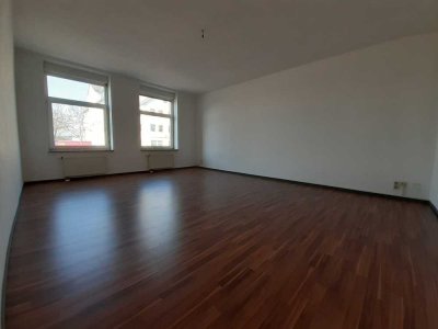 Sehr große 5-Raum-Wohnung in Plauen demnächst zu vermieten!