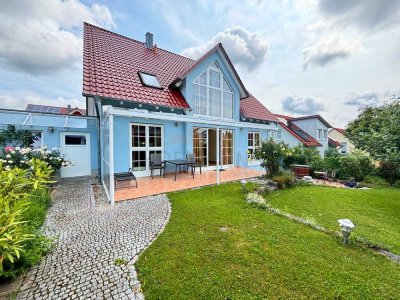 Freist. Einfamilienhaus am Zeilbaum, sofort beziehbar, Einbauküche, schöner Garten, Kachelofen...