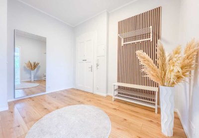 Stilvolle 2-RW mit Balkon* frisch saniert* moderne Möblierung* EBK* Bad m. Wanne* Weitblick* zentral