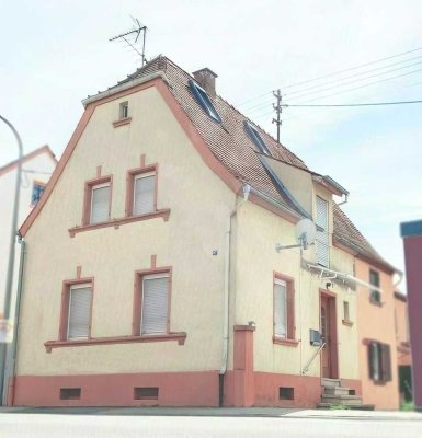 Zur Miete in Lingenfeld: Charmantes Haus, voll unterkellert, nahe öffentlicher Verkehrsmittel