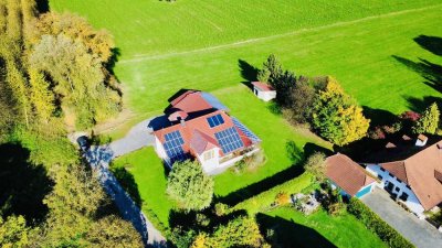 Großzügiges Einfamilienhaus mit Wintergarten, PV-Anlage und großem Garten – Top-Zustand, ruhige Lage