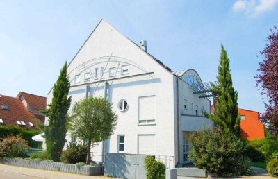 Wohnen am Weiher und Waldpark- Lichtdurchflutete Maisonette Wohnung mit Einbauküche und Terrasse