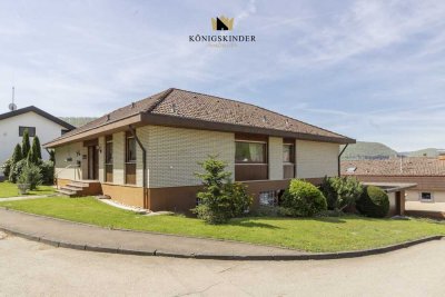 Großzügiges Einfamilienhaus in guter Lage, mit Einliegerwohnung, schönem Garten und Doppelgarage