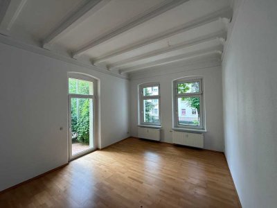 Attraktive, helle 5 - Raum Wohnung mit offener Küche und Terrasse