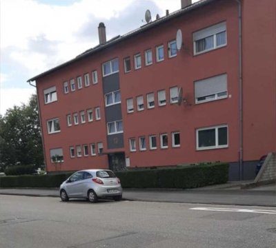 Gut geschnittene, teilmöblierte 3,5 Zimmer Wohnung in Ettlingen zu vermieten!