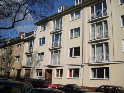 Schöne, sanierte 3-Zimmer Wohnung in Braunsfeld mit kleinem Balkon