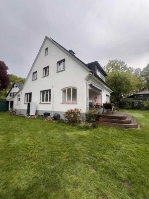 Freistehendes Einfamilienhaus mit hochwertigem Grundstück, PV-Anlage & Wärmepumpe