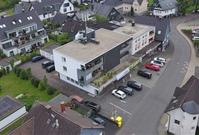 Modernes Wohn-/Geschäftshaus in Kreuztal mit Sparkassenfiliale und sanierten Wohnungen