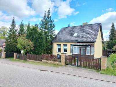 Günstiges 3,5-Zimmer-Einfamilienhaus mit EBK in Großwoltersdorf OT Altglobsow
