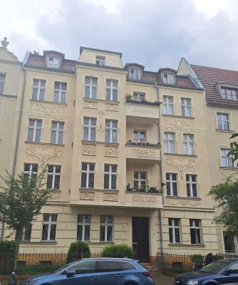 Charmante 2-Zimmer-Altbau-Wohnung mit Balkon in begehrter Lage von Potsdam-Babelsberg