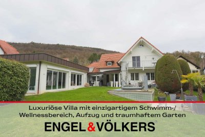 Luxuriöse Villa mit einzigartigem Schwimm-/ Wellnessbereich, Aufzug und traumhaftem Garten