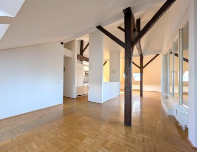 PRADL - Sonnige Dachgeschosswohnung an der Sill