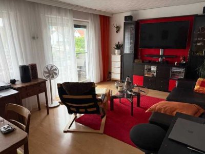 Helle 3 Zimmer Wohnung mit Balkon und Gartenmitbenutzung