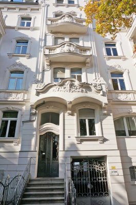 Traumhafte Maisonette Wohnung mit Blick über Wiesbaden und 35 m² Dachterrasse