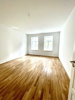 Traumwohnung mit großer Wohnküche, BALKON & großes Bad mit WANNE & Dusche/ WE 04
