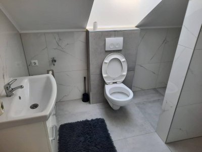 Moderne 2-Zimmer Neubau-Dachgeschosswohnung mit Fußbodenheizung