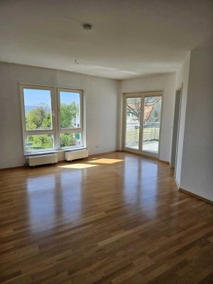 Schöne 3-Raum-Wohnung mit Balkon und PKW-Stellplatz