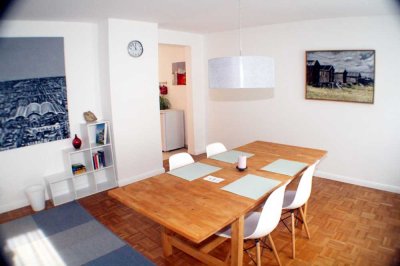 Sehr schöne, zentral gelegene, möblierte Wohnung
