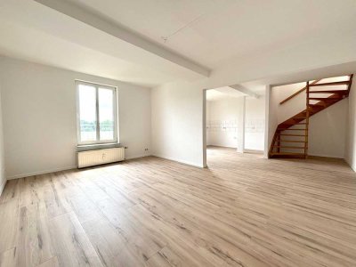 Frisch renovierte Maisonette-Wohnung mit Dachterrasse – 2,5 Zimmer in Essen-Holsterhausen