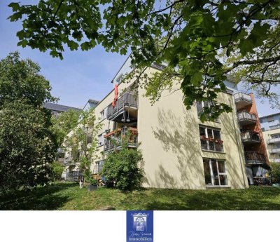 Wunderschöne Wohnung mit Terrasse im Hinterhaus! Grüne, ruhige und gepflegte Wohnanlage!