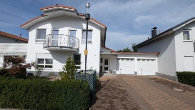 Preiswertes 5-Raum-Einfamilienhaus mit zwei Badezimern in Aldingen