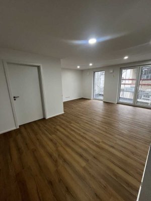 Erstbezug nach Neubau: 2 Zimmer, Balkon und zentrale Lage