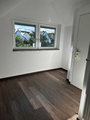 Geschmackvolle 2-Raum-DG-Wohnung mit schönem eigenen Garten in Illerkirchberg