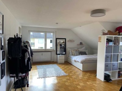 Geschmackvolle Wohnung mit gehobener Innenausstattung mit Balkon und EBK