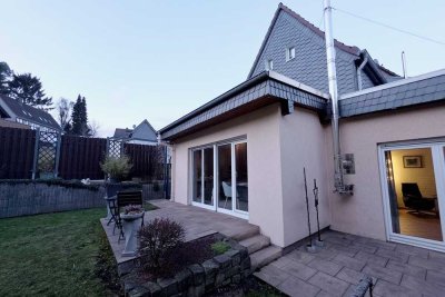 "Liebhaber-Immobilie". 
Tolles Grundstück mit viel Gestaltungsfreiraum