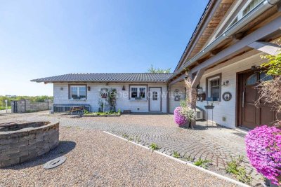 Gemütliches Einfamilienhaus mit Galerie, Garage, Scheune und einmaligem Grundstück