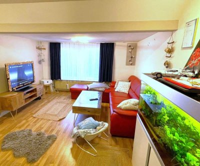 Dachgeschosswohnung  90 m² mit Weitblick und hochwertiger Küche – in ruhigem 4-Parteienhaus