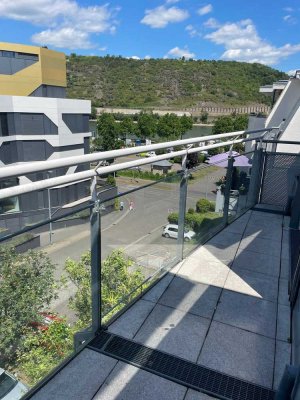 Stilvolle DG-Wohnung mit Balkon und Tiefgaragenstellplatz in Andernach